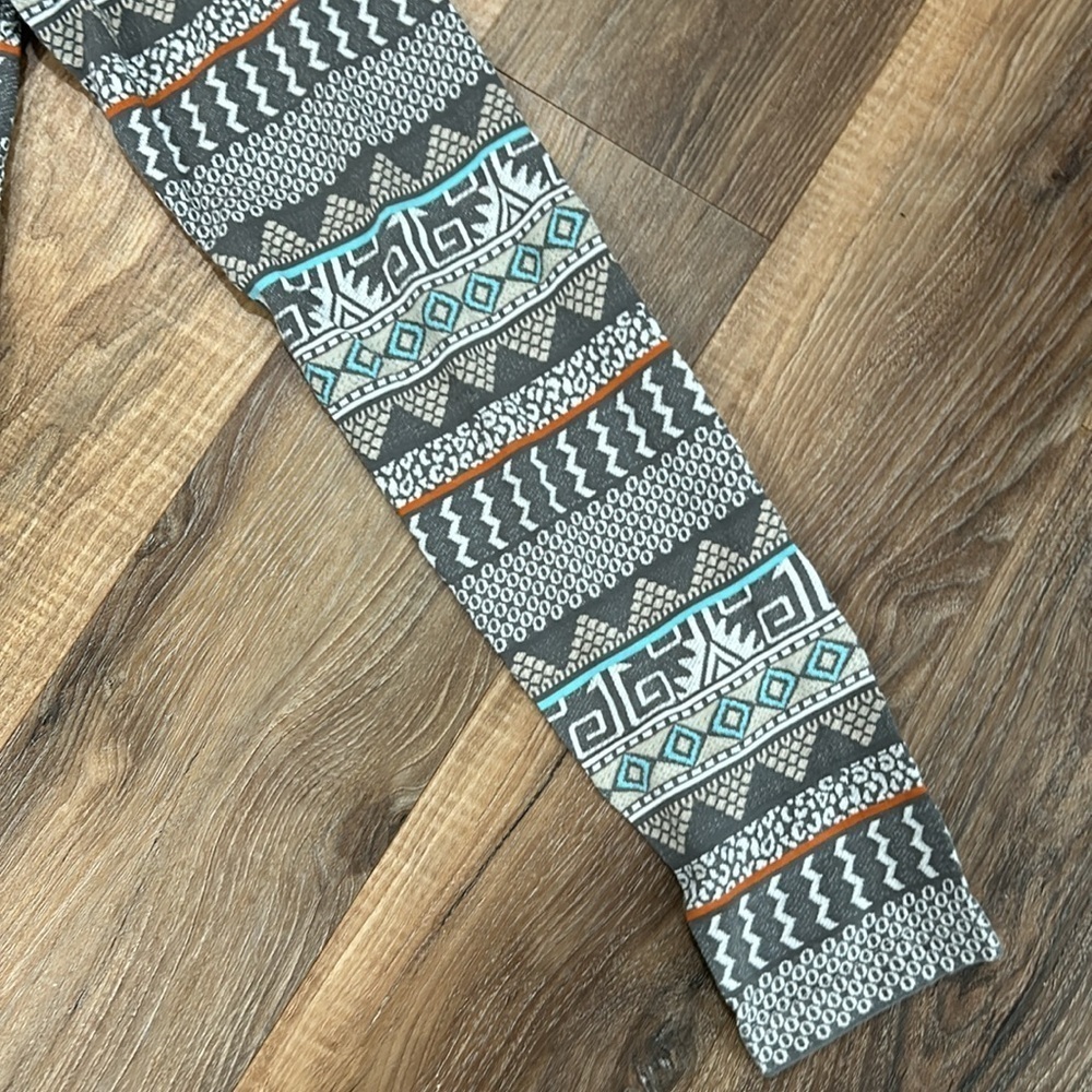 Free Planet 100% cotton Aztec pattern hoodie sweatshirt size Medium gray - Picture 12 of 14